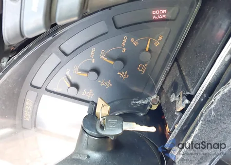 1990 Chevrolet Corvette z USA, uszkodzony, nr VIN 1G1YY2388L5111727